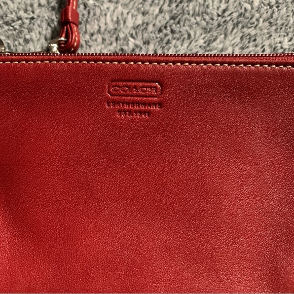 COACH - Wristlet - Picture 2 of 7
